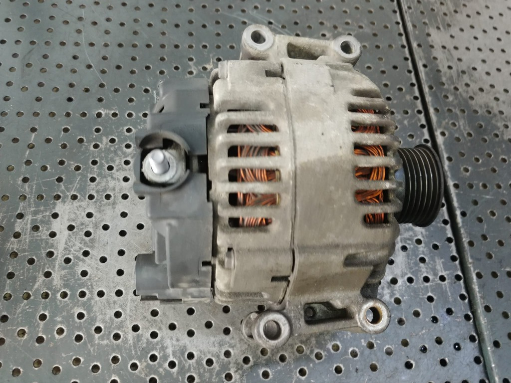 Alternator mercedes c-class w220 2.2 cdi w204 e-class w212 vito a0009060401
