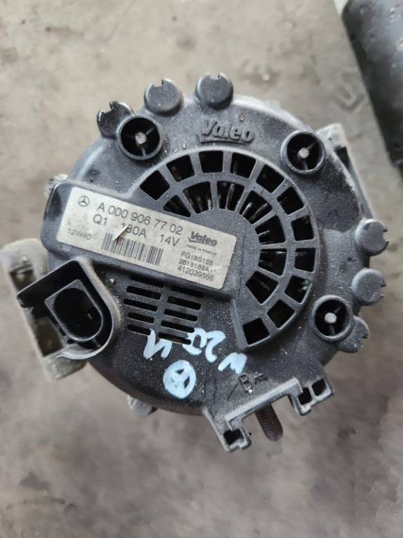 Alternator Mercedes C200 w204 A0009067702 an 2011 2012 2013