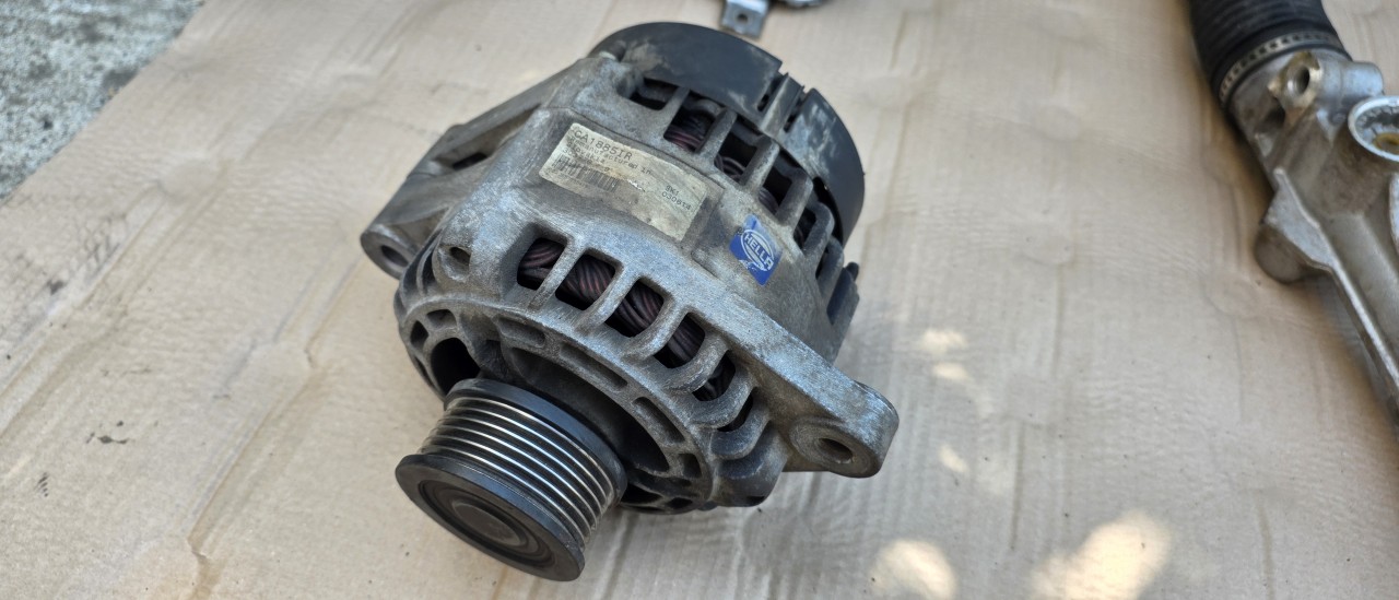 Alternator Opel Astra H / Zafira B 1.9 CDTI Z19DT 2005 2006 2007 2008