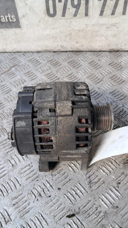 Alternator Opel Vivaro 2.0 CDTI M9R an 2013