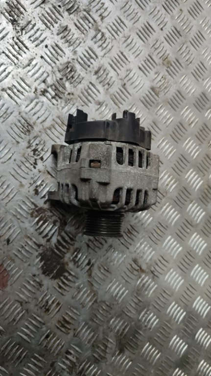 Alternator Renault Clio 3 1.2 16V an 2011 cod 8200654541