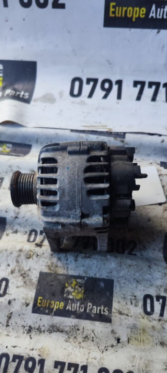 Alternator Renault Clio 4 0.9 TCE an 2015 cod 231007842R