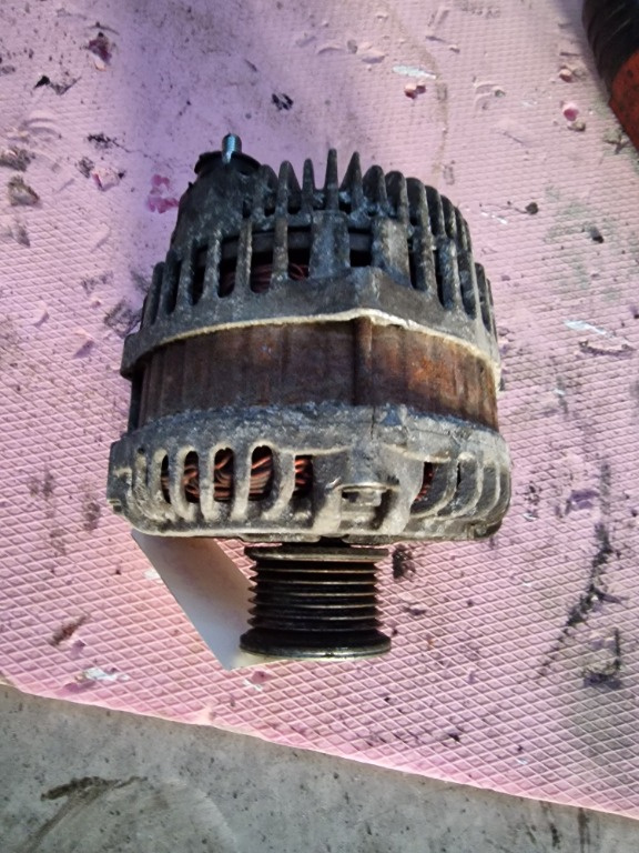 Alternator Renault Koleos 2.0DCi M9R cod 23100 JG71A
