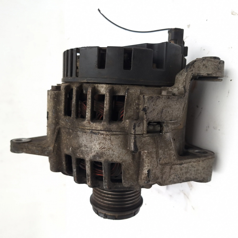Alternator Renault Megane 1 1995-2002 1.9 Dci (La05, La1F) F9Q 732 Motorina 8200054588, Sg10B019, 2542466B Valeo