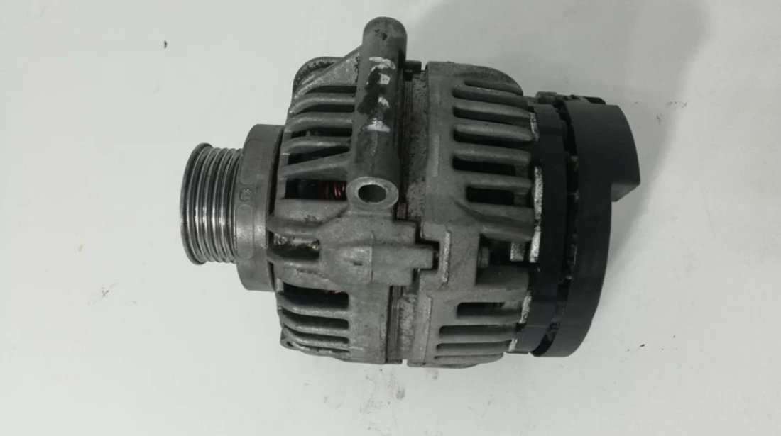 Alternator Renault Megane 1 cod motor F9QA7 motorizare 1.6 16V EURO 4 cod 06073012640B