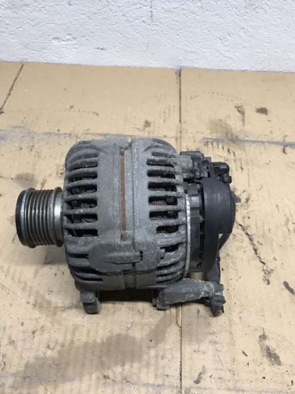 Alternator skoda Skoda Octavia 1.6 TDI combi 2011 (06F903023F)