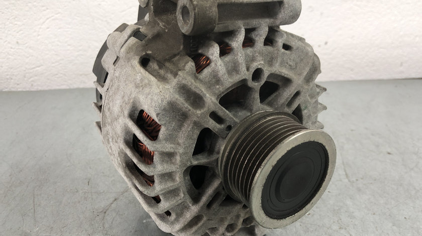 Alternator Tiguan 2.0 TSI 200 CP sedan 2009 (06J903023C)