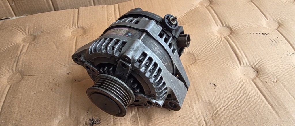 Alternator Toyota Corolla / Avensis T25 / Rav 4 2.0 D4-D 2002 2003 2004 2005