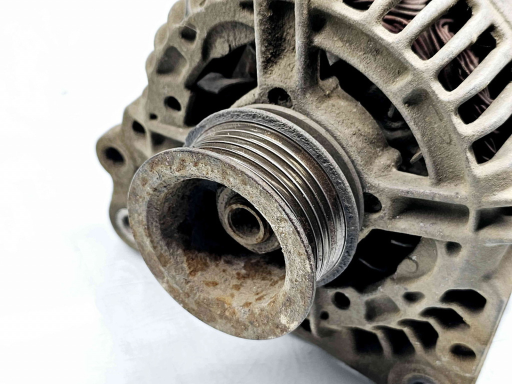 Alternator Volkswagen Golf 4 (1J1) [Fabr 1997-2004] 037903025E 1.4 Benz AKQ 55KW / 75CP