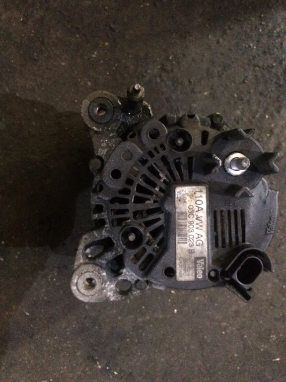 Alternator Volkswagen VW Golf 5 [2003 - 2009] Hatchback 5-usi 1.6 FSI Tiptronic (116 hp) (1K1)