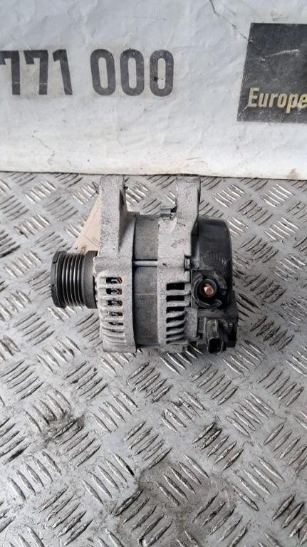 Alternator Volvo C30 2.0 D cod motor D4204T, an fab. 2010