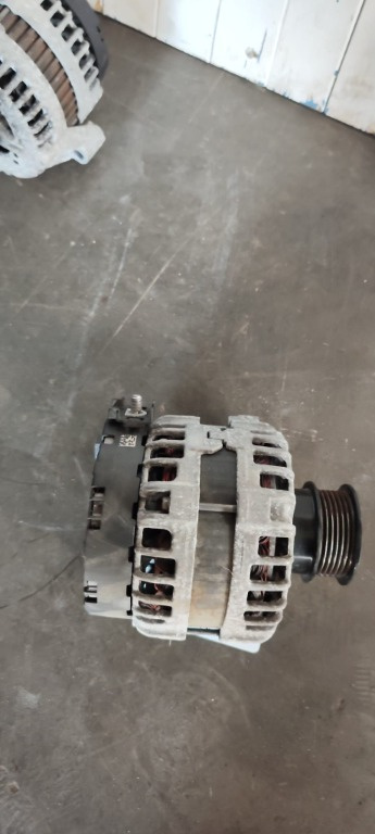 Alternator Volvo v40 2.0 2012 2013 2014 2016 2017 2018 cod 31419101