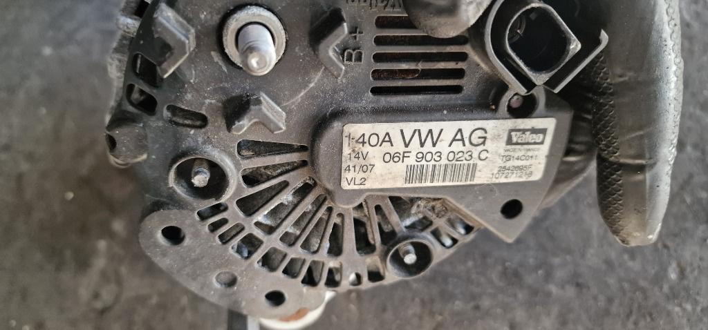 Alternator Vw 1.9 tdi BXE BKC 105CP Passat B6 Golf 5 Octavia 2 06F903023C