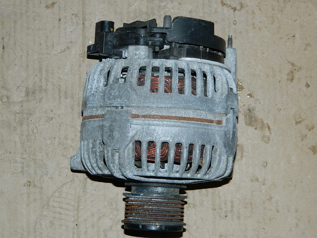 Alternator VW Golf V 2.0 TDI model 2006
