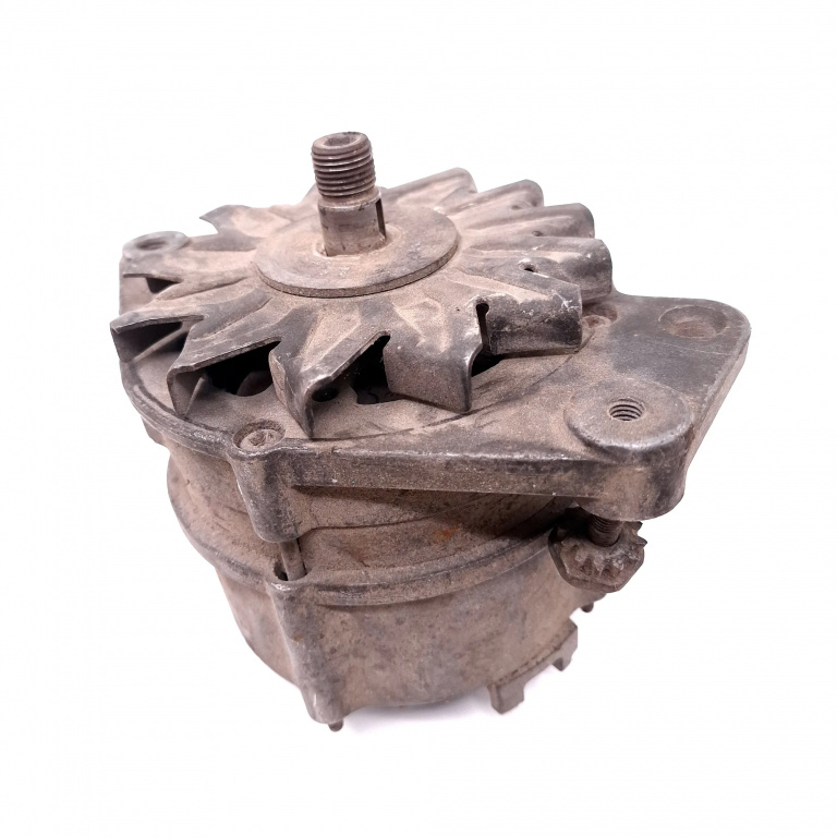 Alternator Vw Passat B5, B5.5 1996-2005 2.5 Tdi Motorina 068903031, 0120489378, 0280800036 Bosch