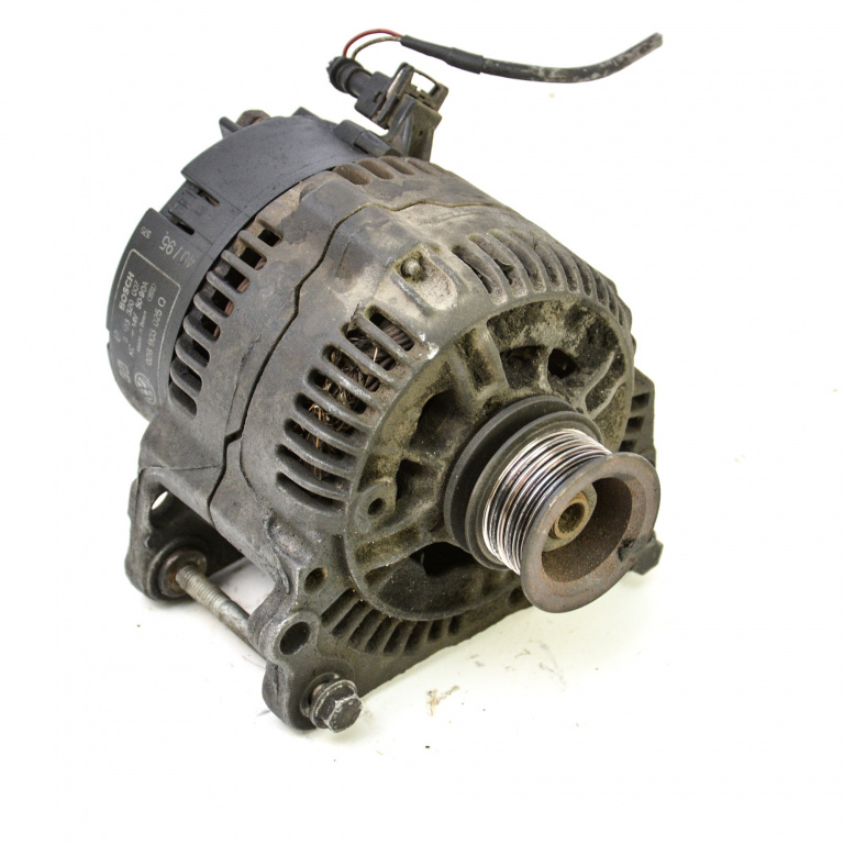 Alternator Vw Sharan (7M) 1995-2010 1.9 Tdi Avg Motorina 028903025Q, 028 903 025 Q, 028 903 025, 028903025, 0123320007, 0 123 320 007 Bosch