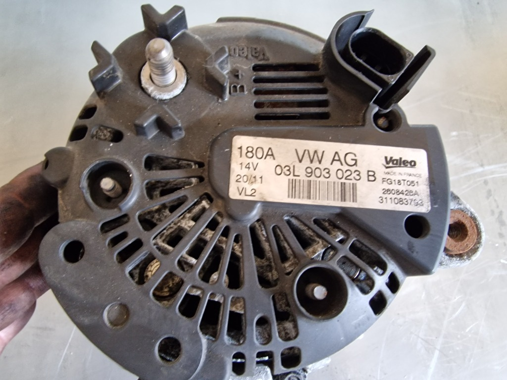 Alternator Vw Skoda Seat 180A cod 03L903023B