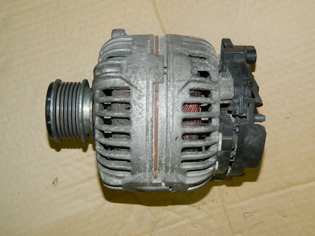 Alternator Vw T5 1.9 tdi model 2004