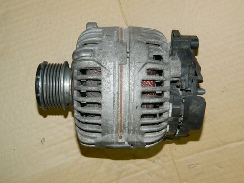 Alternator Vw T5 1.9 tdi model 2004