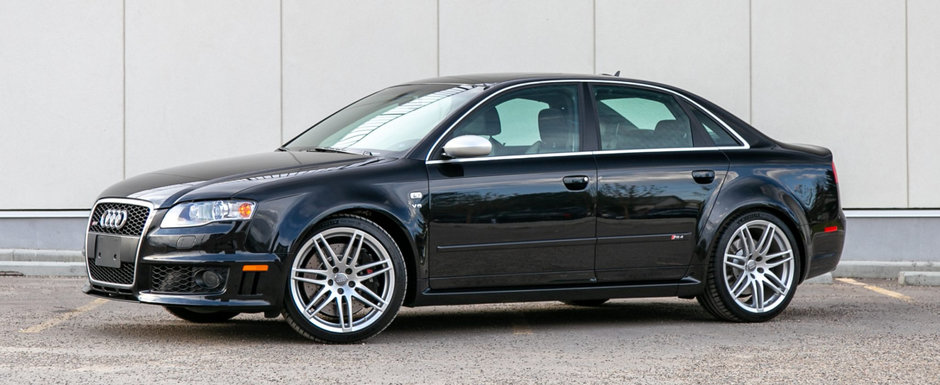 Altul ca el nu va mai exista niciodata. Audi-ul din 2007 are motor V8 aspirat natural si cutie manuala cu sase rapoarte Altul ca el nu va mai exista niciodata. Audi-ul din 2007 are motor V8 aspirat natural si cutie manuala cu sase rapoarte