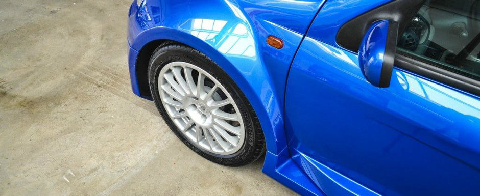 Altul ca el s-ar putea sa nu mai existe niciodata. Hot-hatch-ul cu motor central si tractiune spate tocmai a fost scos la vanzare Altul ca el s-ar putea sa nu mai existe niciodata. Hot-hatch-ul cu motor central si tractiune spate tocmai a fost scos la vanzare