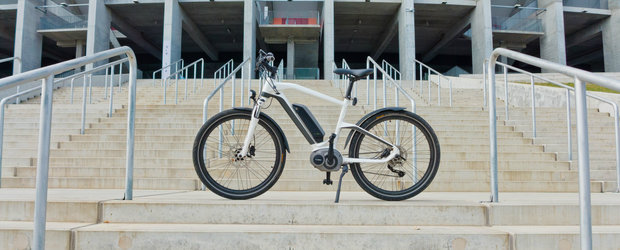 Am calarit un BMW cu doua roti: Cruise E-Bike