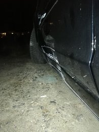 Am lovit masina de un stalpisor mai maricel 60 cm, am lovit usa din stanga fata si pragul. Este grav? Se poate repara?