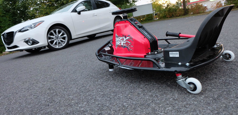 Am testat cea mai tare distractie fara permis: Razor Crazy Cart Am testat cea mai tare distractie fara permis: Razor Crazy Cart
