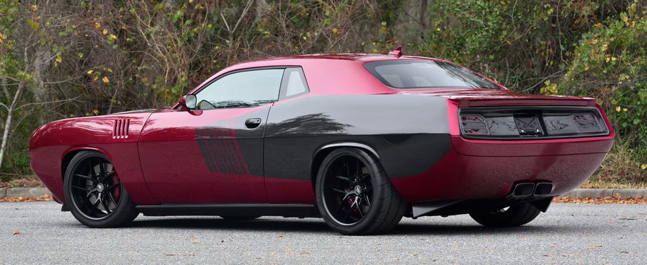 Americanii au creat o varianta moderna a legendarului Plymouth Barracuda. Noua masina se lauda cu un motor V8 supercharged de 6.2 litri si 707 CP Americanii au creat o varianta moderna a legendarului Plymouth Barracuda. Noua masina se lauda cu un motor V8 supercharged de 6.2 litri si 707 CP