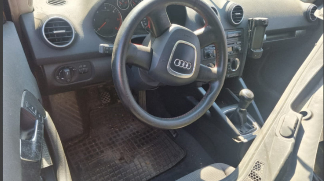 Amortizor capota Audi A3 8P 2006 HATCHBACK 5 UȘI 2.0 tdi BMM