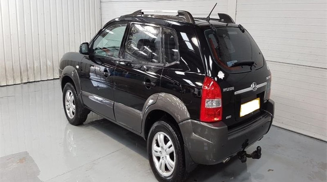 Amortizor capota Hyundai Tucson 2006 SUV 2.0 CRTD