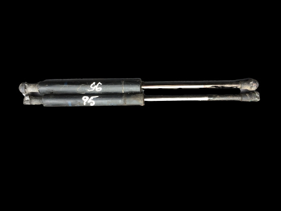 Amortizor capota motor stanga BMW Seria 5 E39 [1995 - 2000] Sedan 4-usi 525tds MT (143 hp) 2.5 TDS - M51