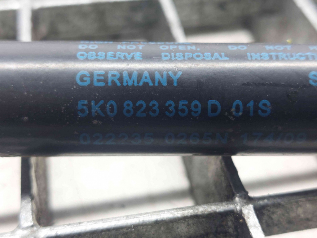 Amortizor capota Volkswagen Golf 6 (5K1) [Fabr 2009-2013] 5K0823359D