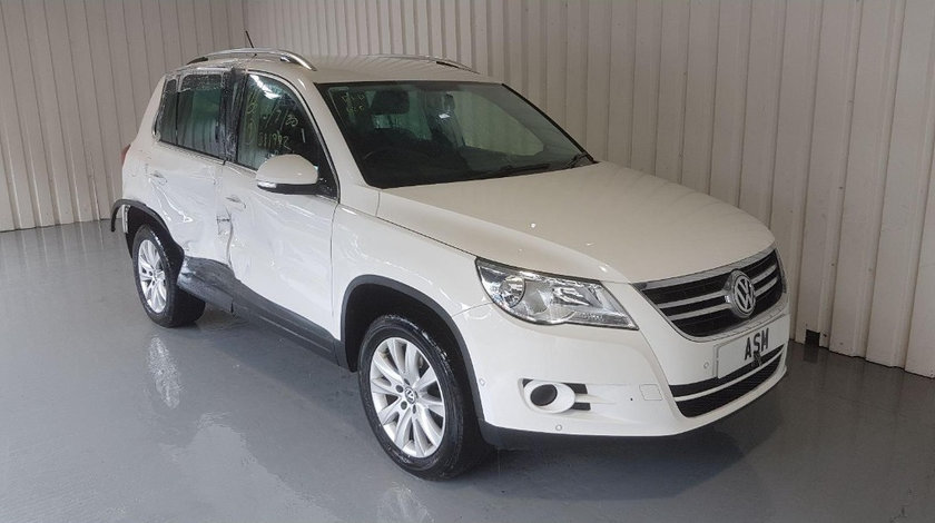 Amortizor capota Volkswagen Tiguan 2011 SUV 2.0 TDI