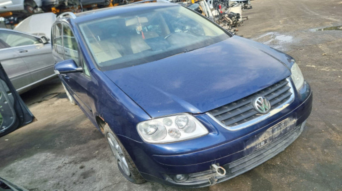 Amortizor capota Volkswagen Touran 2004 Monovolum 2.0 tdi AZV