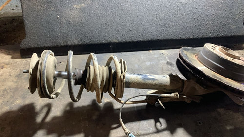 Amortizor cu arc si flansa stanga / dreapta BMW seria 5 525 E60 motor 2.5 diesel cutie manuala