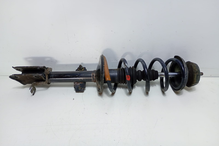 Amortizor cu arc stanga fata 8200813791D Dacia Duster [2010 - 2013]