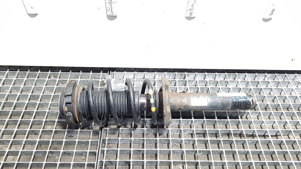 Amortizor dreapta fata, Vw Passat Variant (365), 1.6 tdi, 3C0413031AT