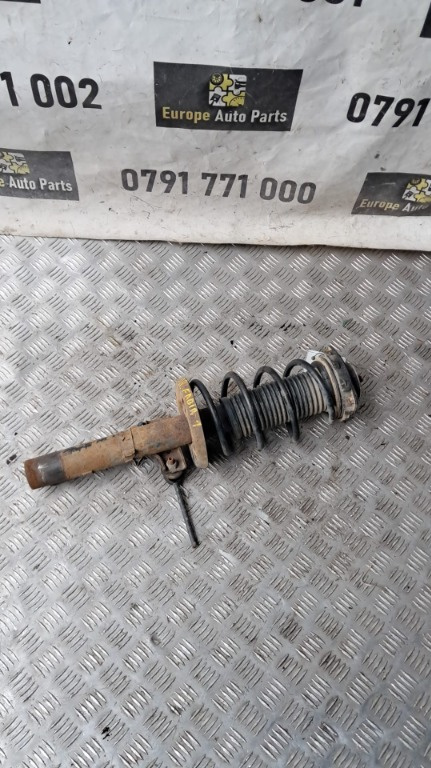 Amortizor dreapta Skoda Fabia 1 an fabricatie 2001 motor 1.4 AZF