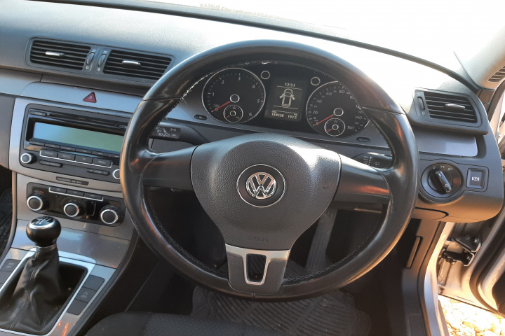 Amortizor fata dreapta Ansamblu Arc plus Telescop Volkswagen Passat B6 [2005 - 2010] wagon 5-usi 1.6 TDI BlueMotion MT (105 hp)