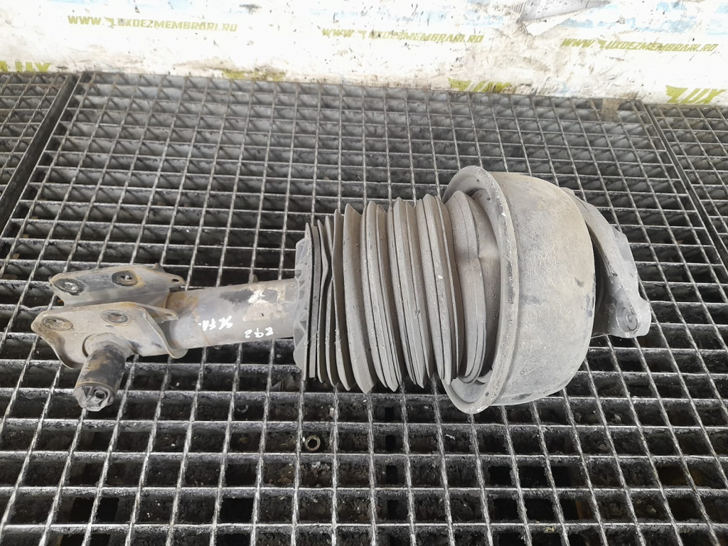 Amortizor perna pe aer stanga fata 3.0 cdi om642854 Mercedes-Benz CLS-Class C218/X218 [2011 - 2014] 3.0 cdi om642854
