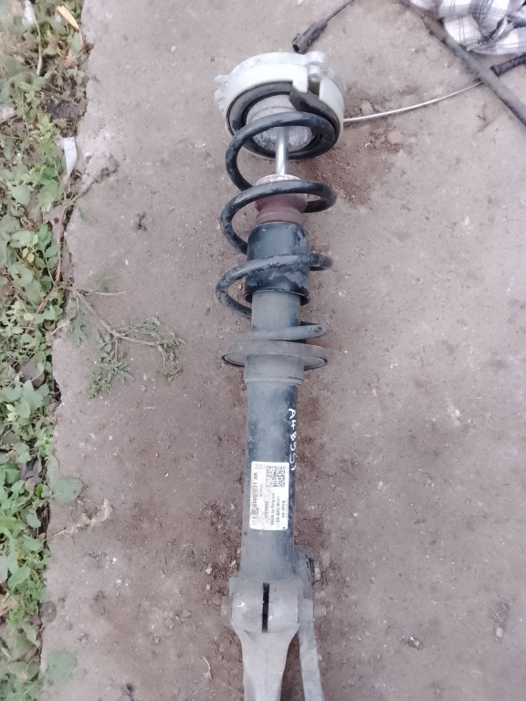 Amortizor suspensie fata stanga Audi A4 B9 2.0 Motorina 2018