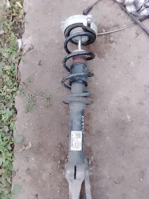 Amortizor suspensie fata stanga Audi A4 B9 2.0 Motorina 2018