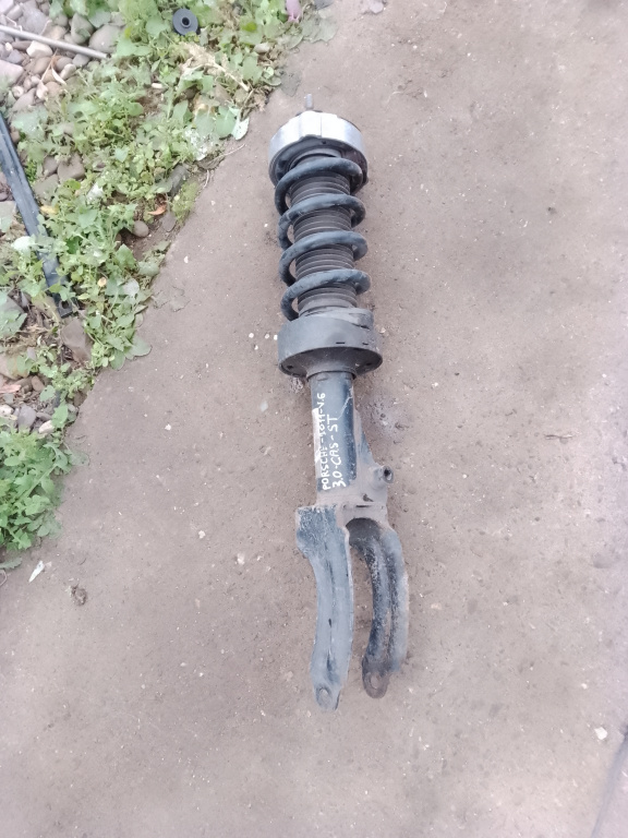 Amortizor suspensie fata stanga Porsche Cayenne 3.0 Motorina 2013
