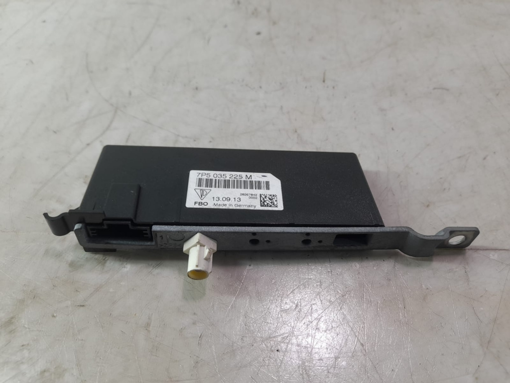 Amplificator antena 7P5035225M Porsche Cayenne 958 [2010 - 2014] 3.0 d CRCA