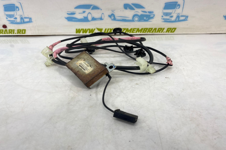 Amplificator antena 8723A090- cu defect,mufa taiata Mitsubishi Pajero 4 [2006 - 2011]