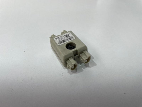 Amplificator antena 9118261 06 BMW Seria 5 F07/F10/F11 [2009 - 2013]