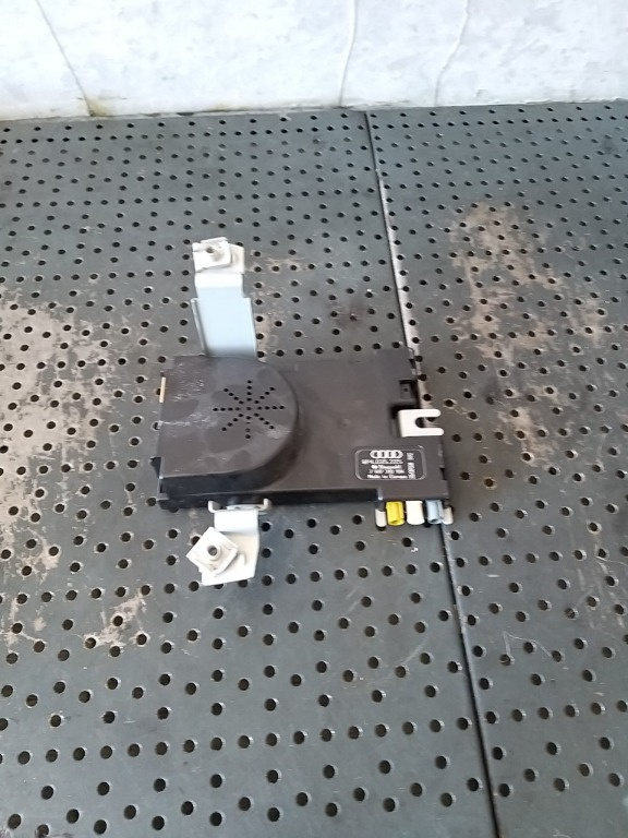 Amplificator antena audi a3 8p 8p4035225