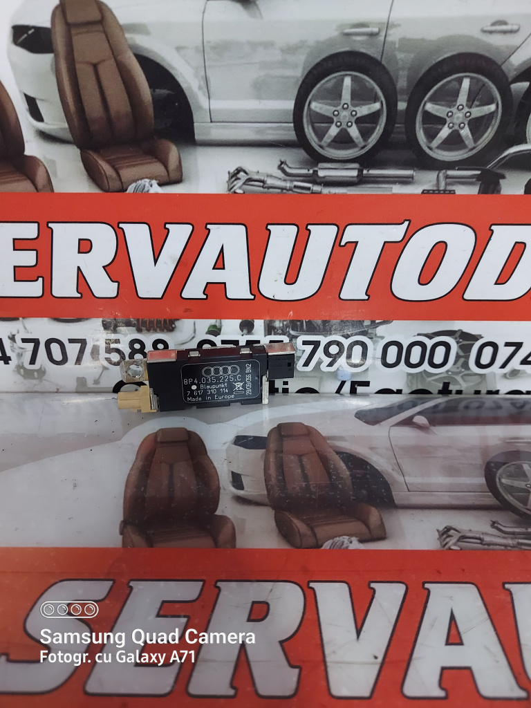 Amplificator antena Audi A3 facelift (2008-2013) [8P1] 2.0 Motorina 2010, 8P4035225C