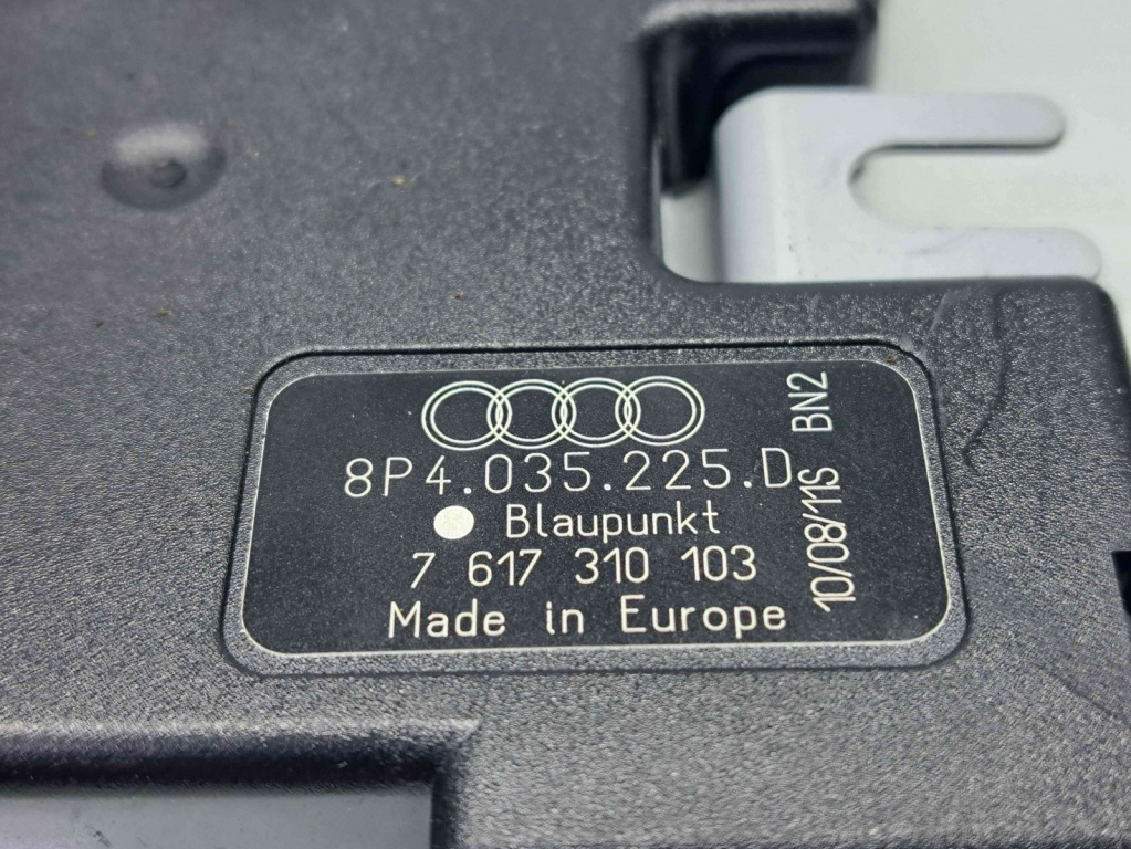 Amplificator antena Audi A3 Sportback (8PA) [Fabr 2004-2013] 8P4035225D